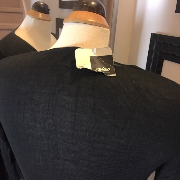 NWT Light weight V-neck black sweater size medium - Picture 7 of 12